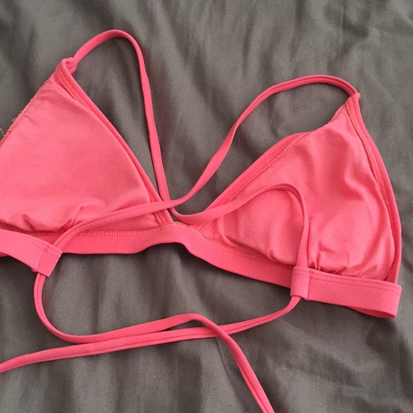 ⚡️SOLD⚡️RIPCURL SWIM TOP - Picture 3 of 3